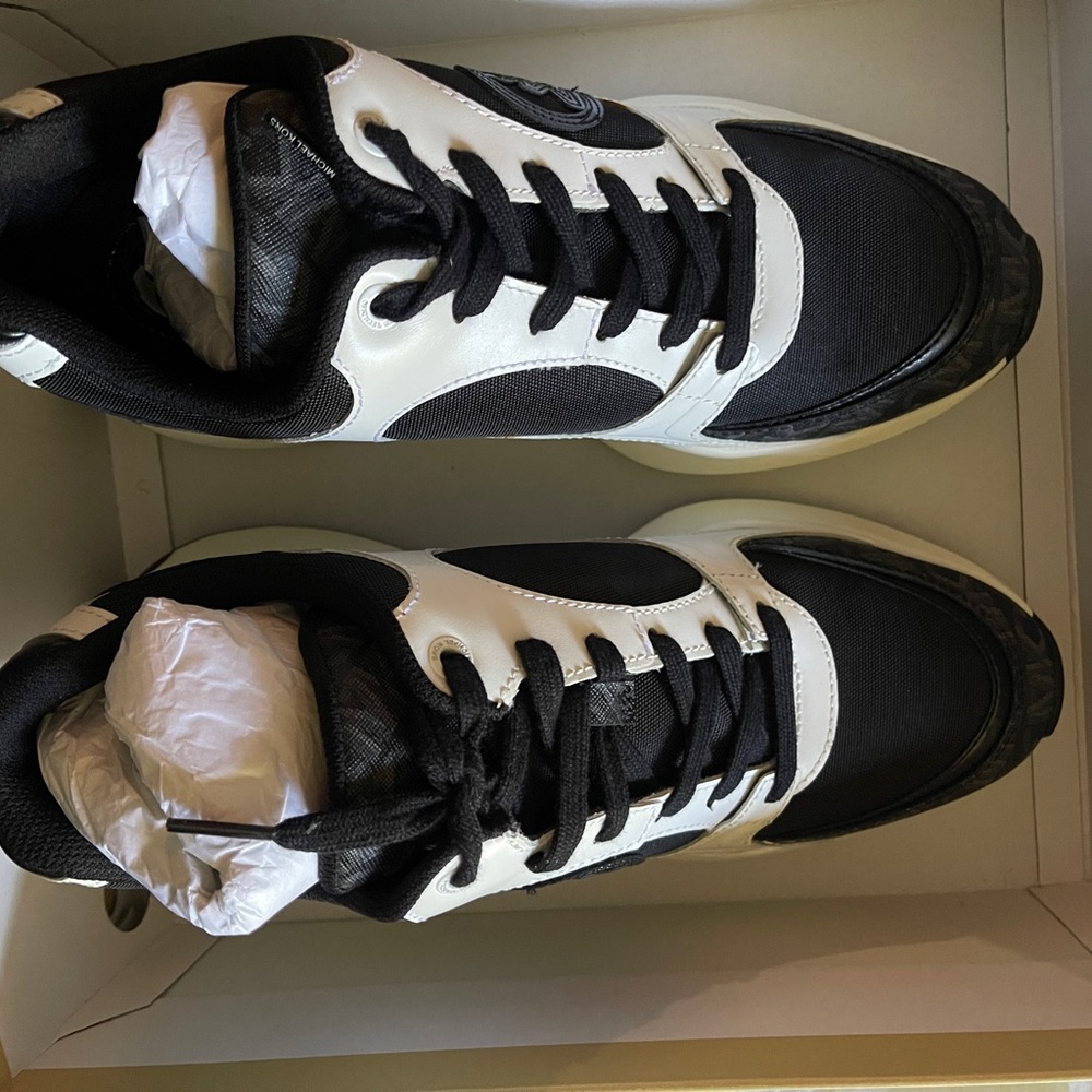 Michael Kors Zuma Empire Signature Logo and Mesh Trainer - Picture 6 of 9